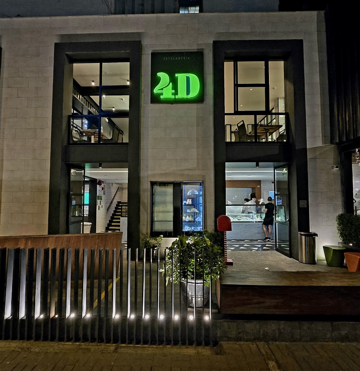 4D Angamos